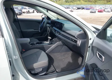 2025 Kia K4 Lxs z USA, uszkodzony, nr VIN 3KPFT4DE1SE045795